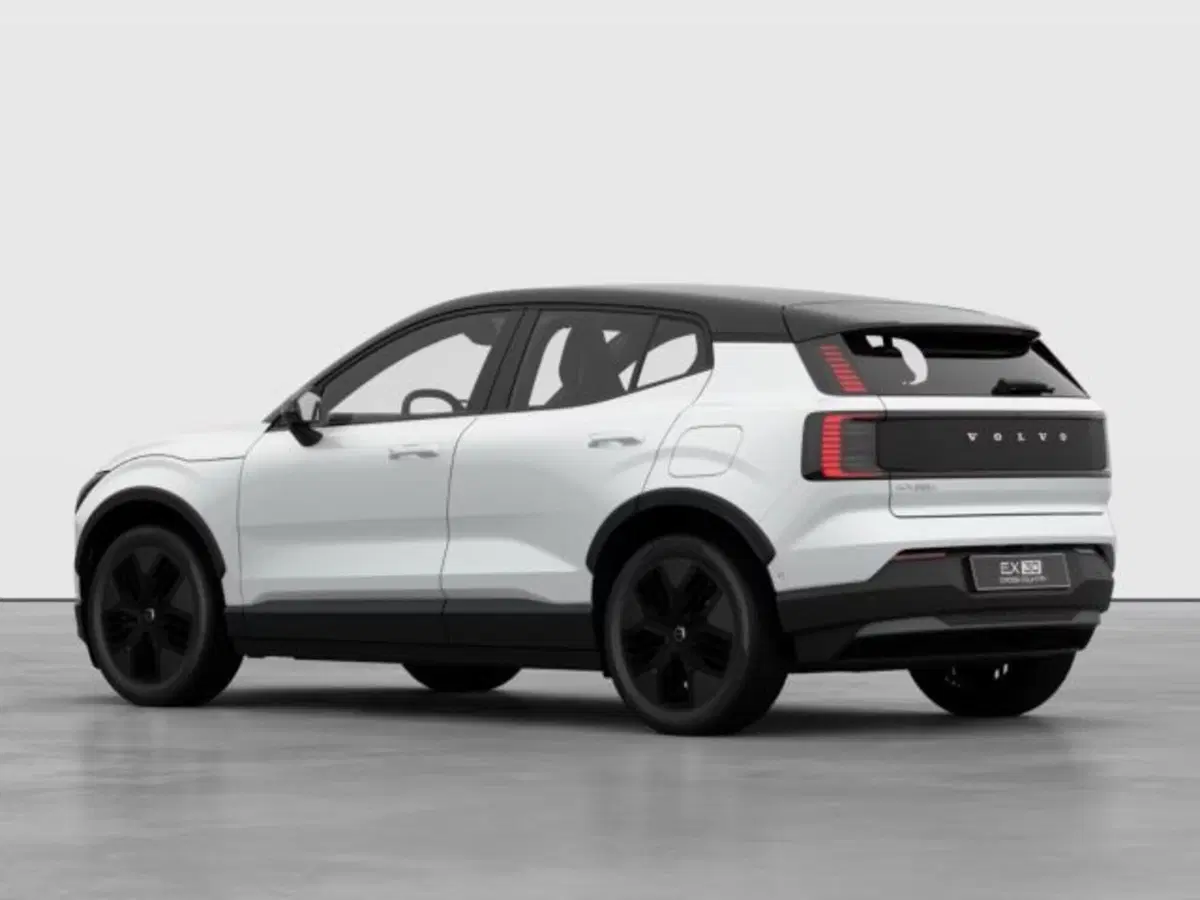 Volvo EX30 Cross Country nuova a Modena (4)