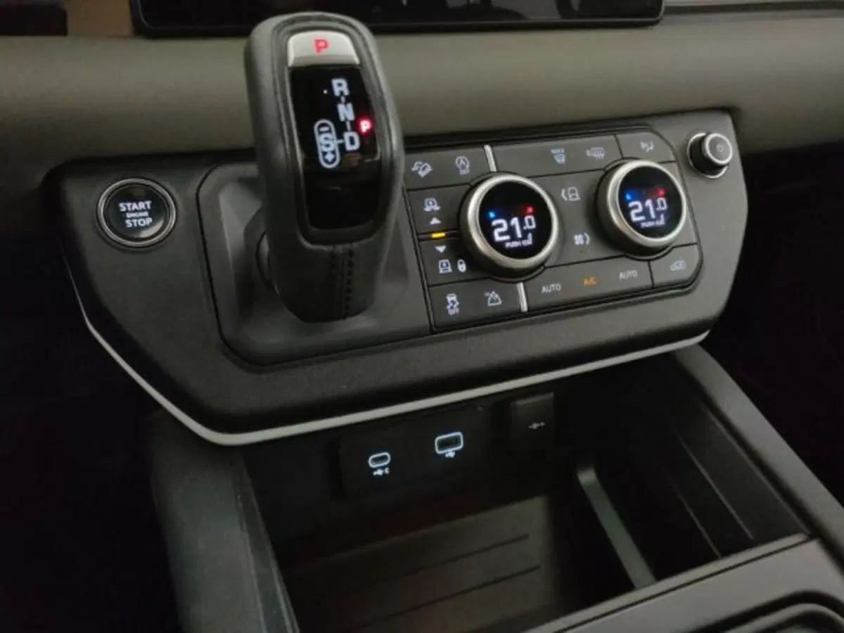 Land Rover Defender usata a Modena (17)