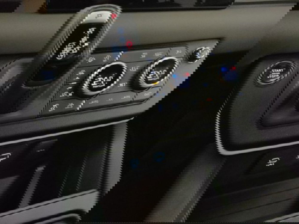 Land Rover Defender usata a Modena (17)