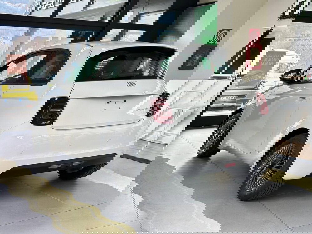 Fiat 500 nuova a Sondrio (3)