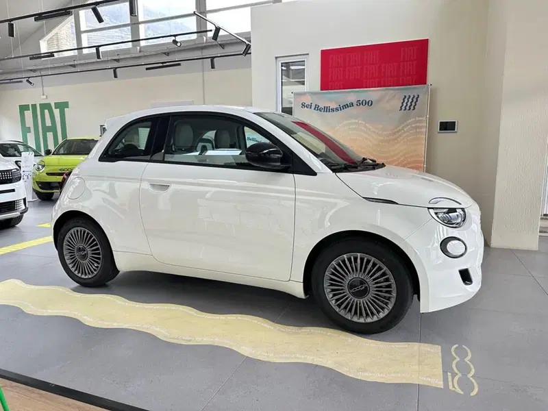 Fiat 500 nuova a Sondrio (6)