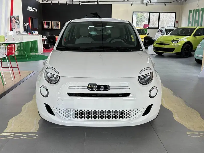 Fiat 500 nuova a Sondrio (8)
