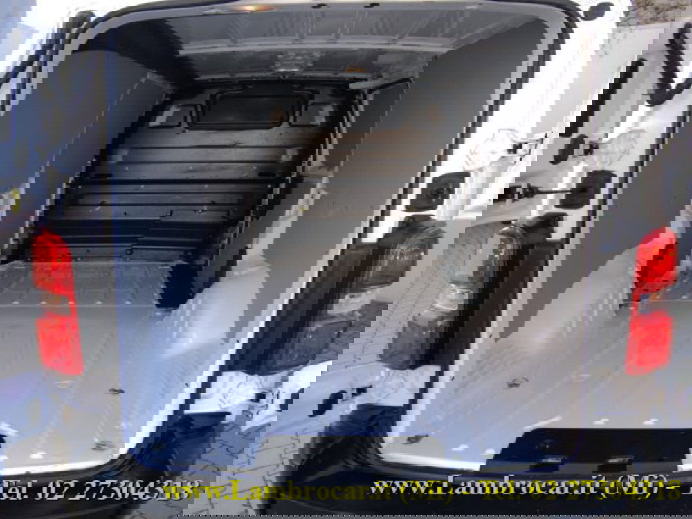 Opel Vivaro Furgone usata a Milano (12)