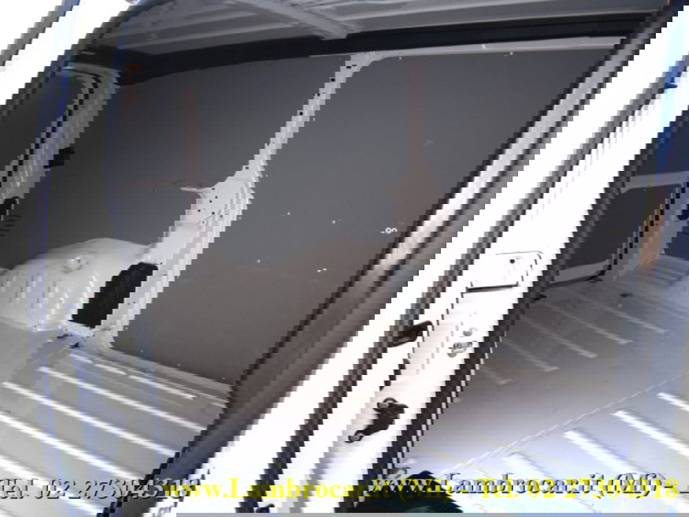 Opel Vivaro Furgone usata a Milano (13)