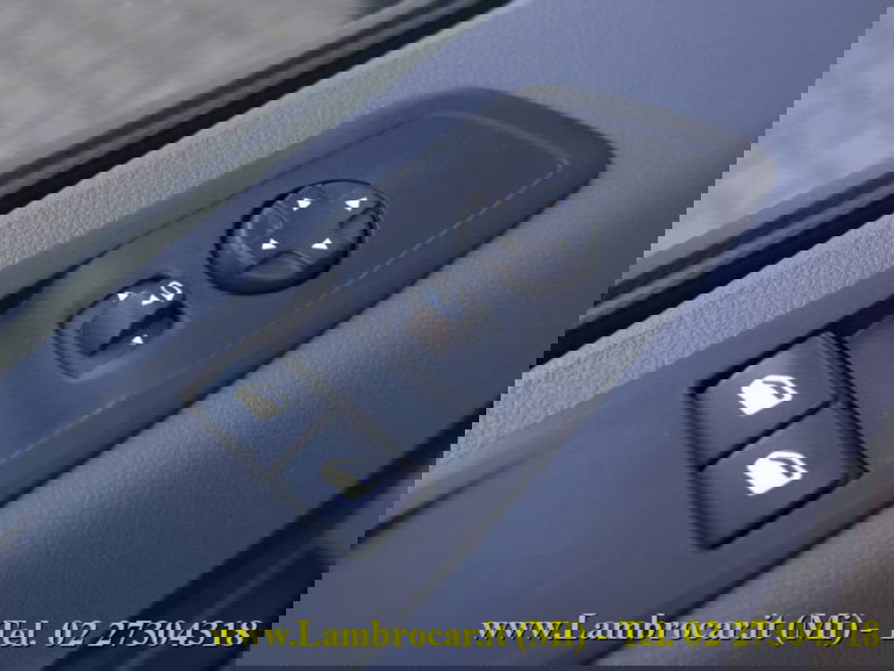 Opel Vivaro Furgone usata a Milano (18)