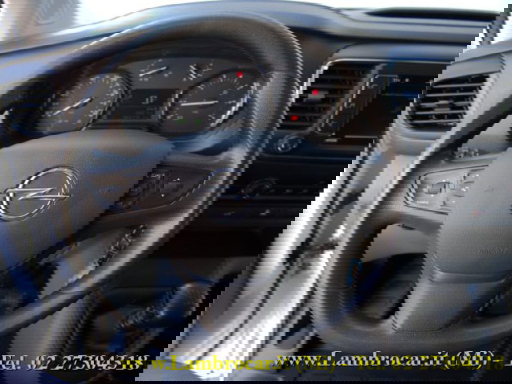 Opel Vivaro Furgone usata a Milano (5)