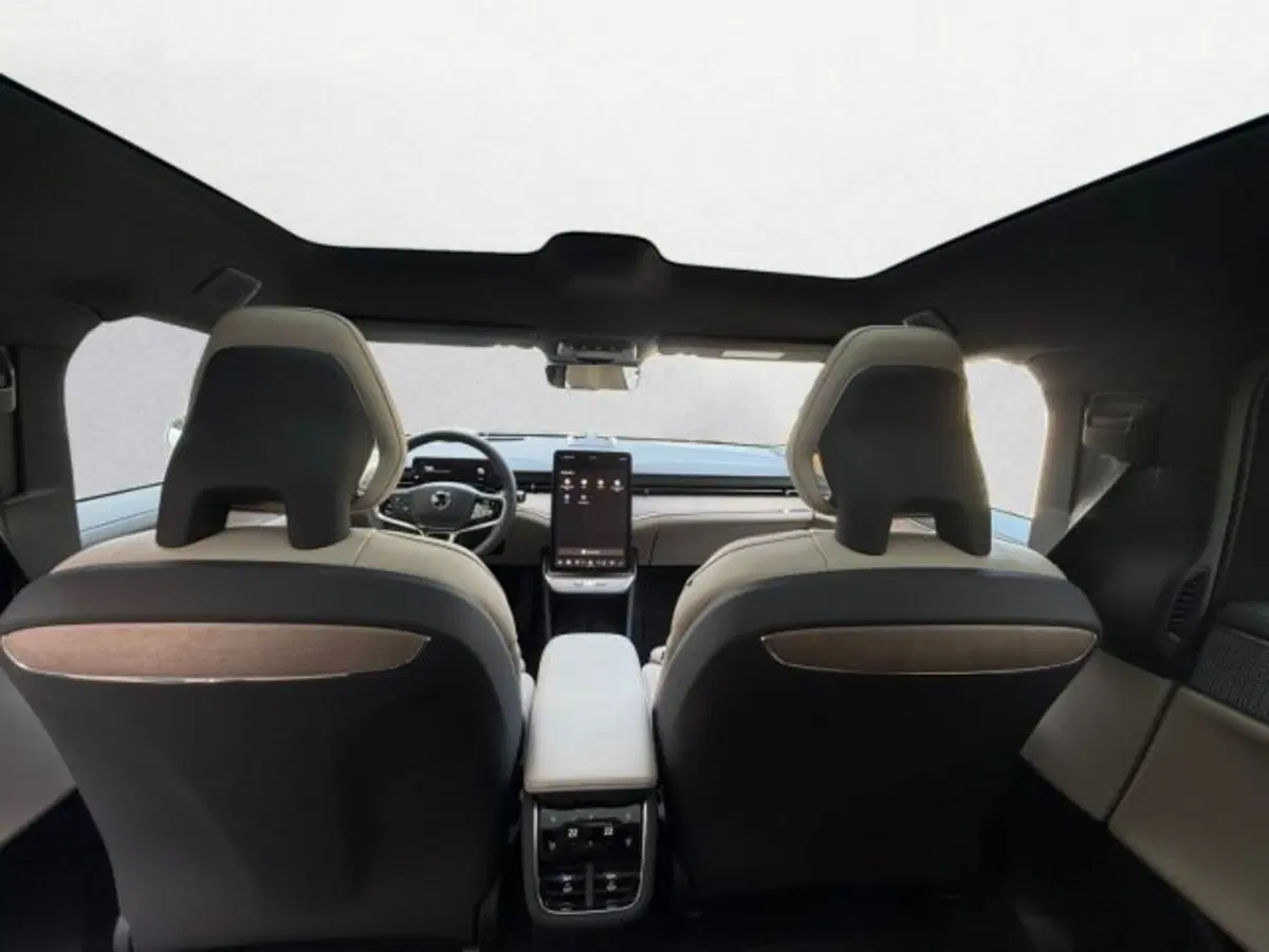 Volvo ES90 nuova a Udine (11)