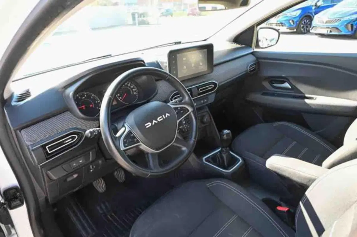Dacia Sandero usata a Torino (12)