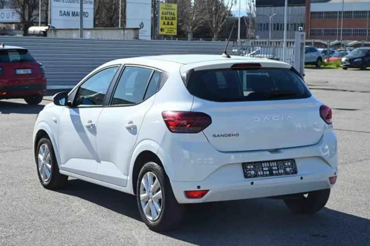 Dacia Sandero usata a Torino (7)