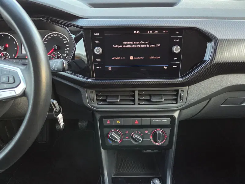Volkswagen T-Cross usata a Torino (10)