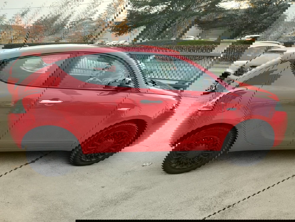 Lancia Ypsilon usata a Asti (5)