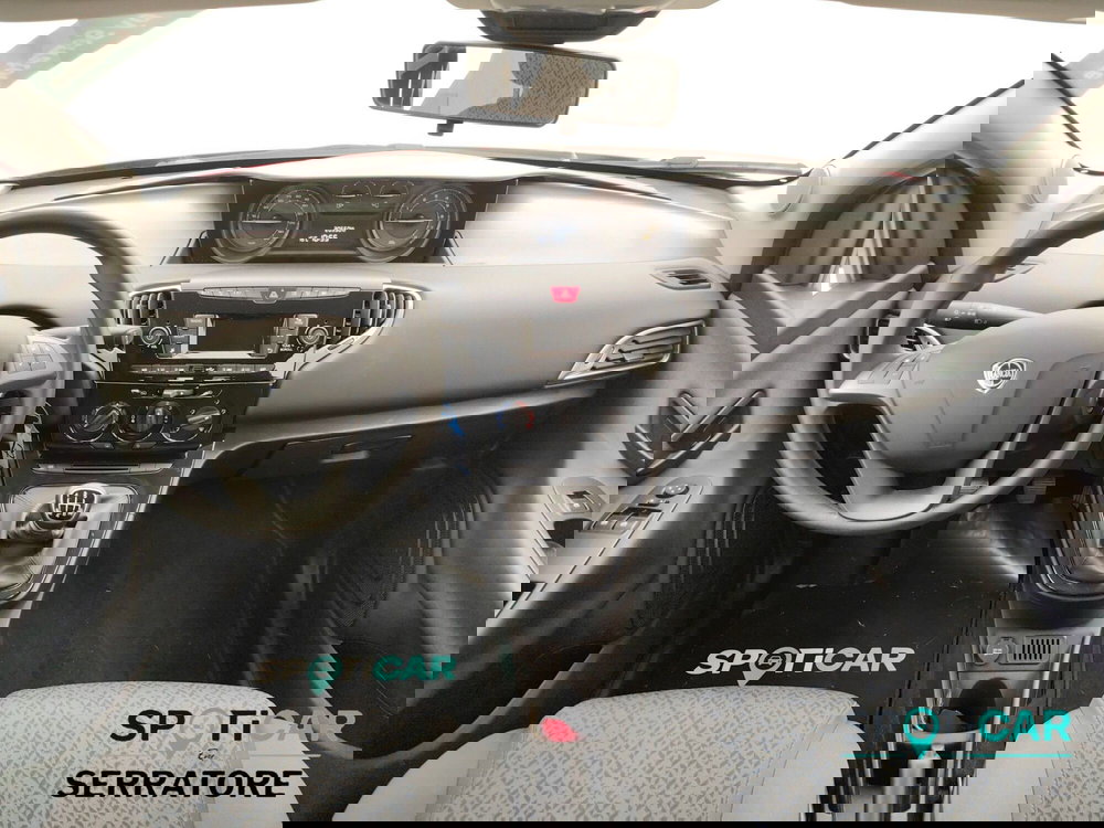 Lancia Ypsilon usata a Como (14)