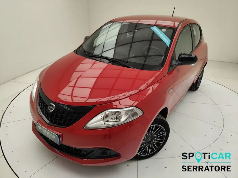 Lancia Ypsilon usata a Como (15)
