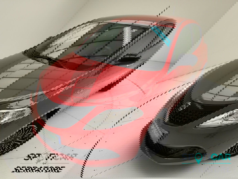 Lancia Ypsilon usata a Como (15)