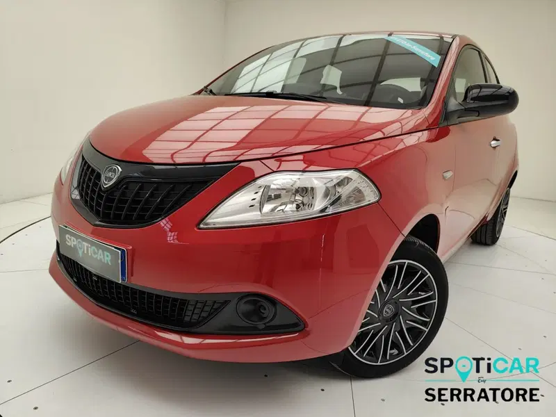 Lancia Ypsilon usata a Como (16)