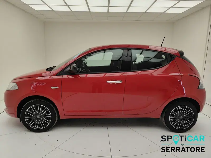 Lancia Ypsilon usata a Como (4)