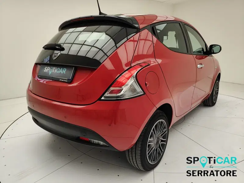 Lancia Ypsilon usata a Como (5)