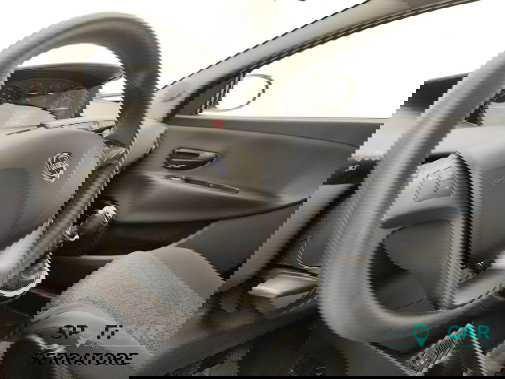 Lancia Ypsilon usata a Como (8)