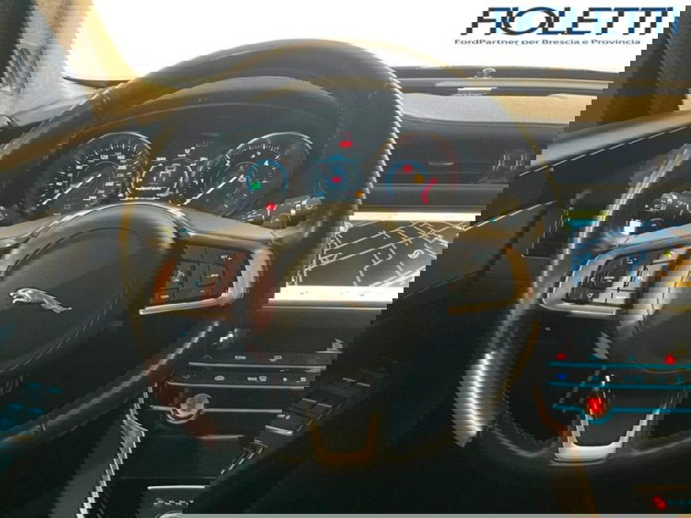 Jaguar XF usata a Brescia (7)