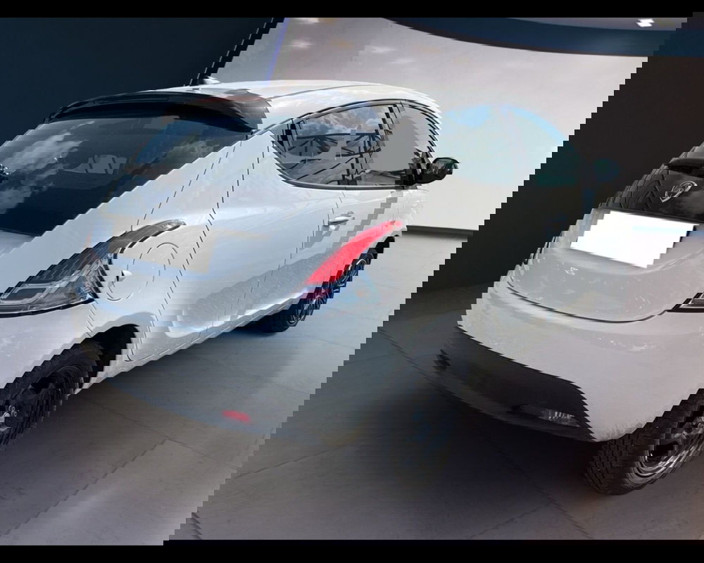 Lancia Ypsilon usata a Torino (11)