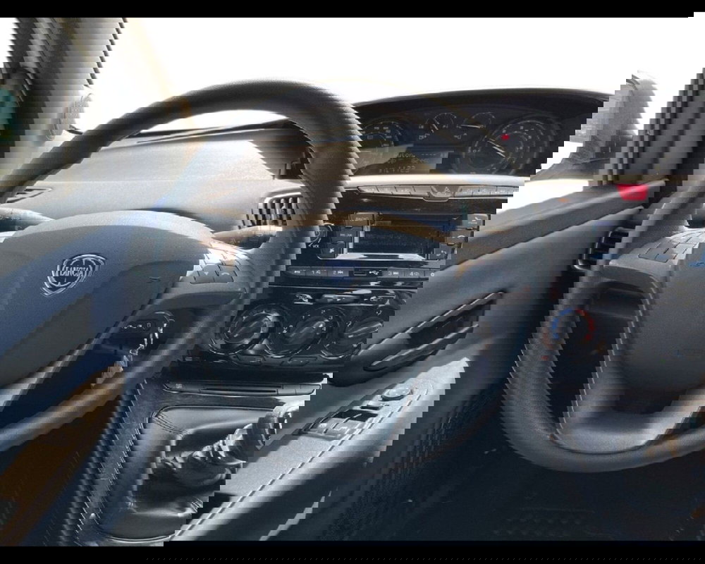 Lancia Ypsilon usata a Torino (4)