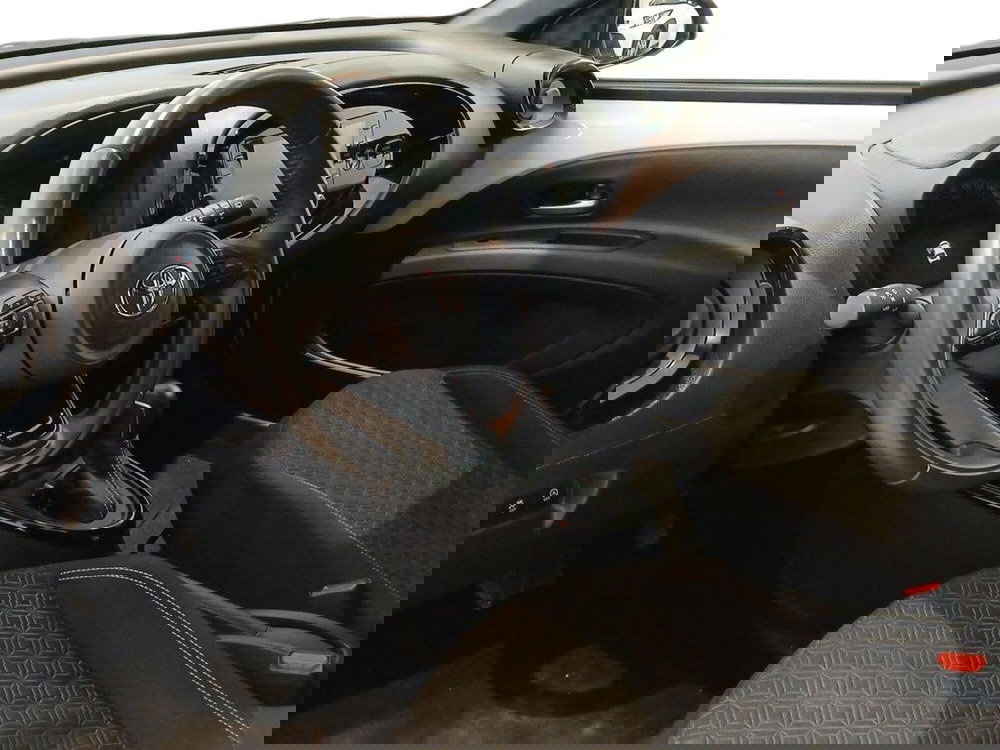 Toyota Aygo X usata a Catania (8)