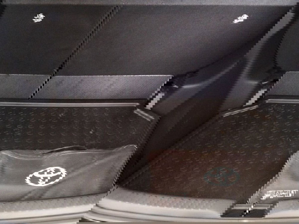 Toyota Yaris usata a Roma (6)