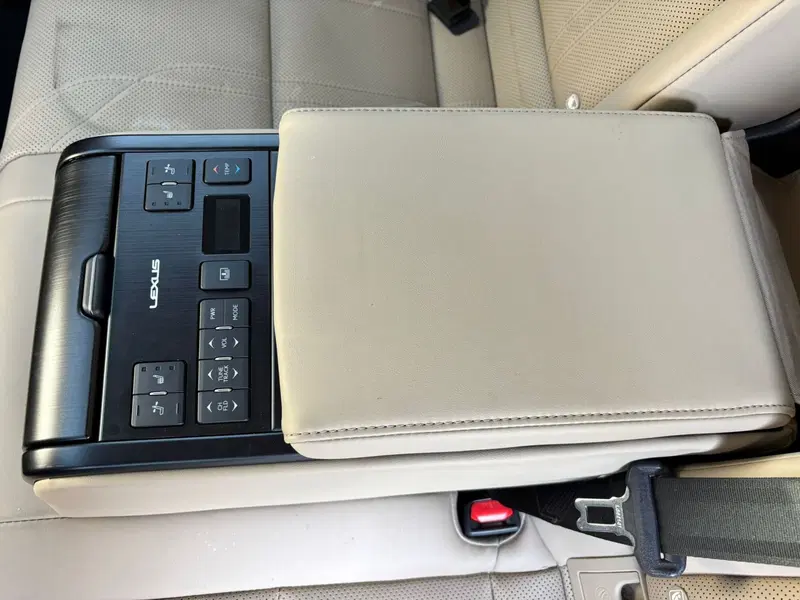 Lexus ES usata a Modena (15)