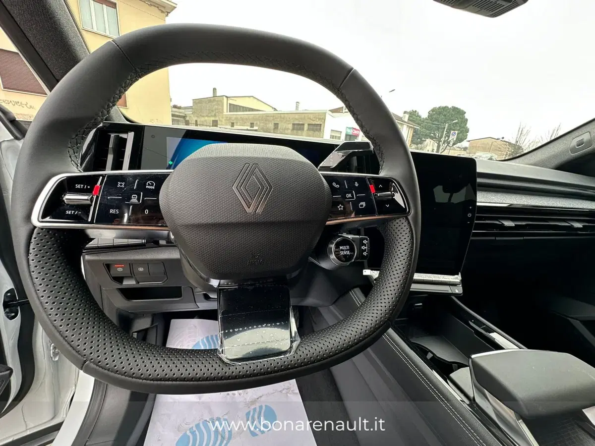 Renault Austral nuova a Monza e Brianza (9)