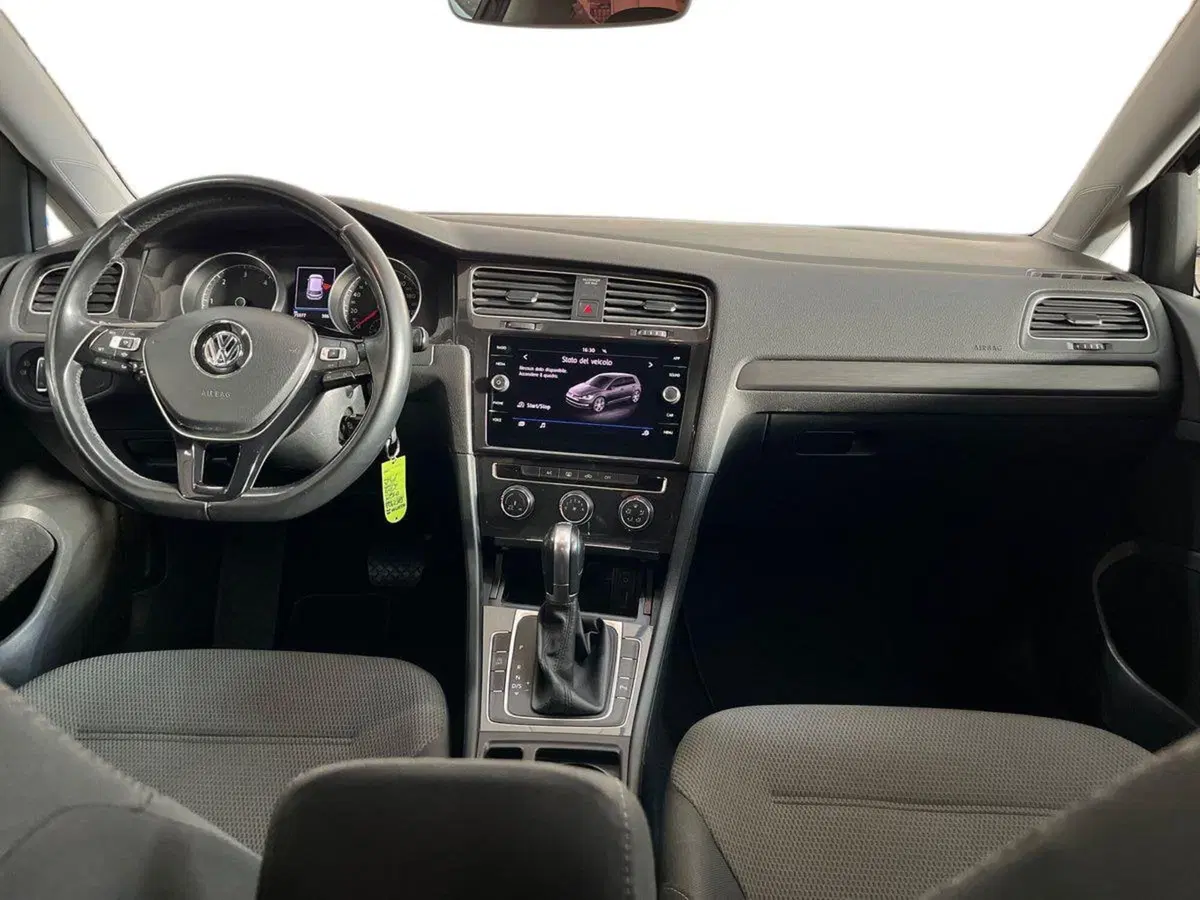 Volkswagen Golf usata a Bari (8)