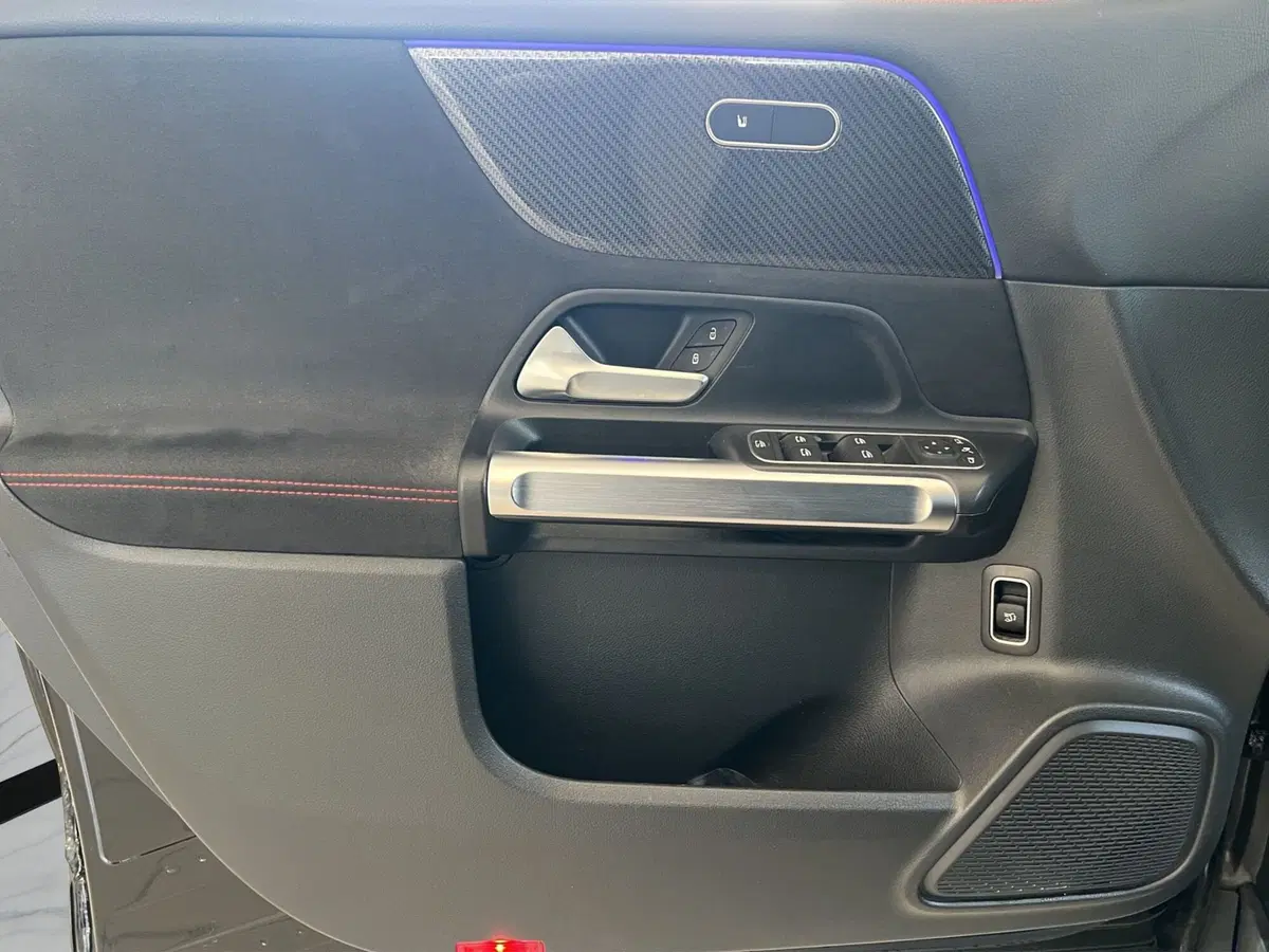 Mercedes-Benz GLB usata a Cosenza (12)