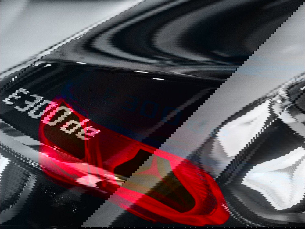 Mercedes-Benz Classe E nuova a Ancona (10)