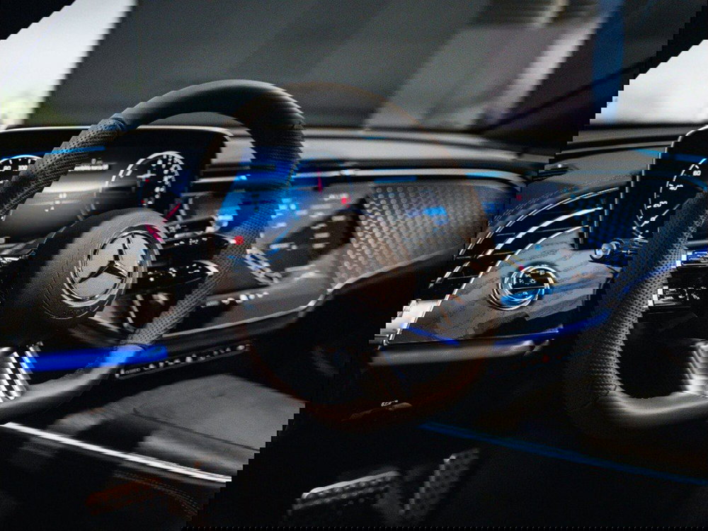 Mercedes-Benz Classe E nuova a Ancona (12)