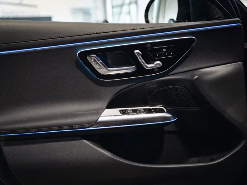 Mercedes-Benz Classe E nuova a Ancona (13)
