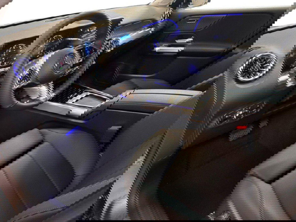 Mercedes-Benz GLB nuova a Rimini (16)