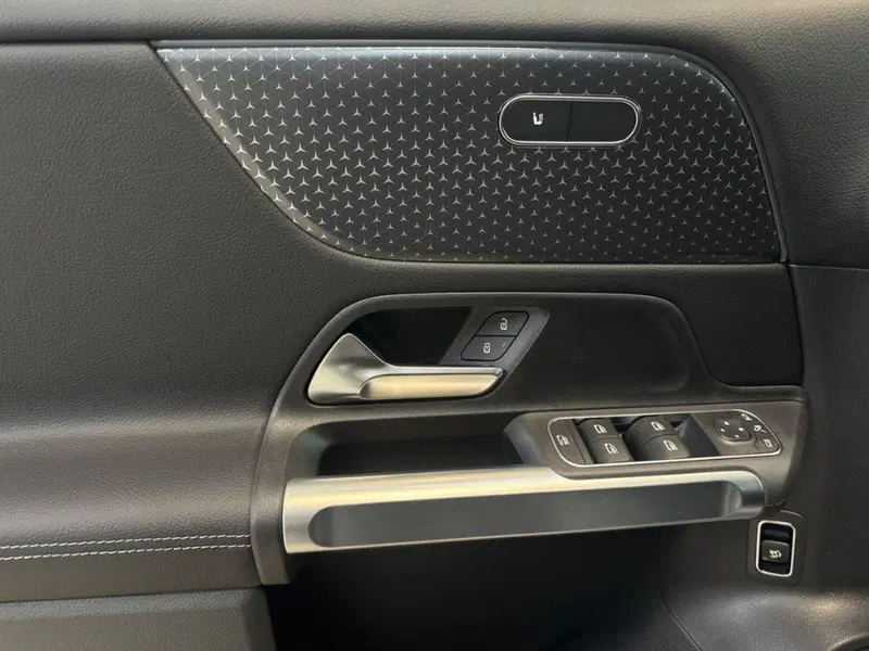 Mercedes-Benz GLB nuova a Rimini (17)