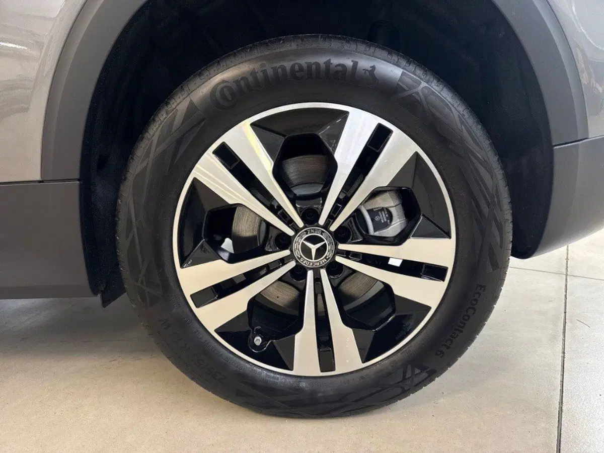 Mercedes-Benz GLB nuova a Rimini (8)