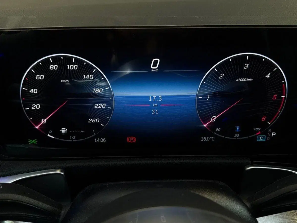 Mercedes-Benz GLB nuova a Rimini (9)