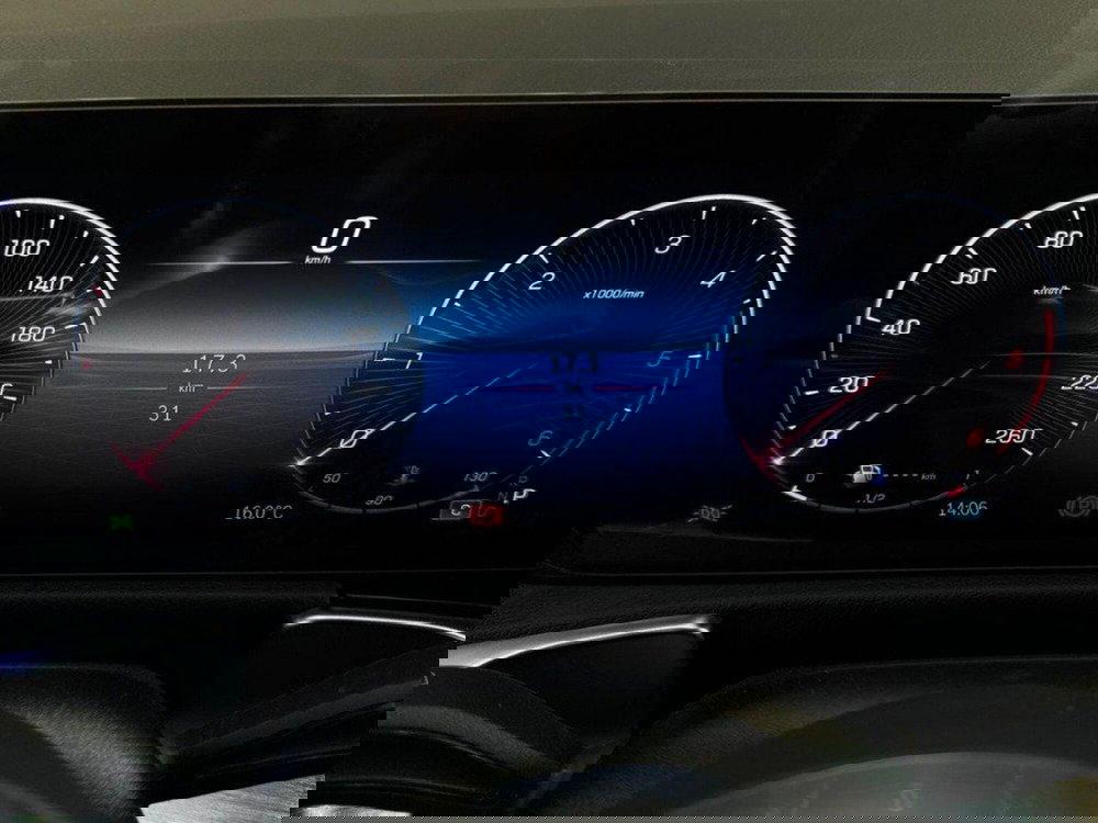 Mercedes-Benz GLB nuova a Rimini (9)