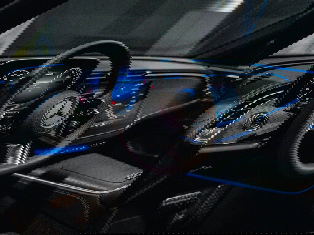 Mercedes-Benz Classe E nuova a Ancona (11)