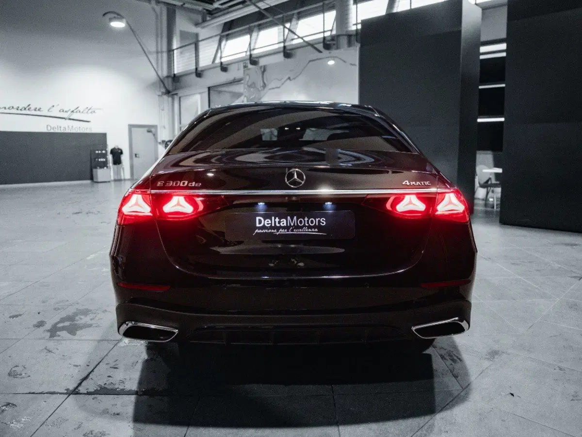 Mercedes-Benz Classe E nuova a Ancona (3)