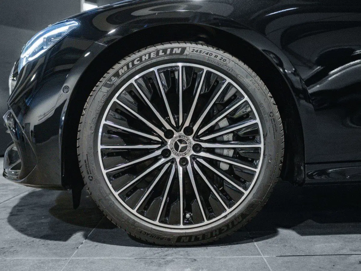 Mercedes-Benz Classe E nuova a Ancona (7)