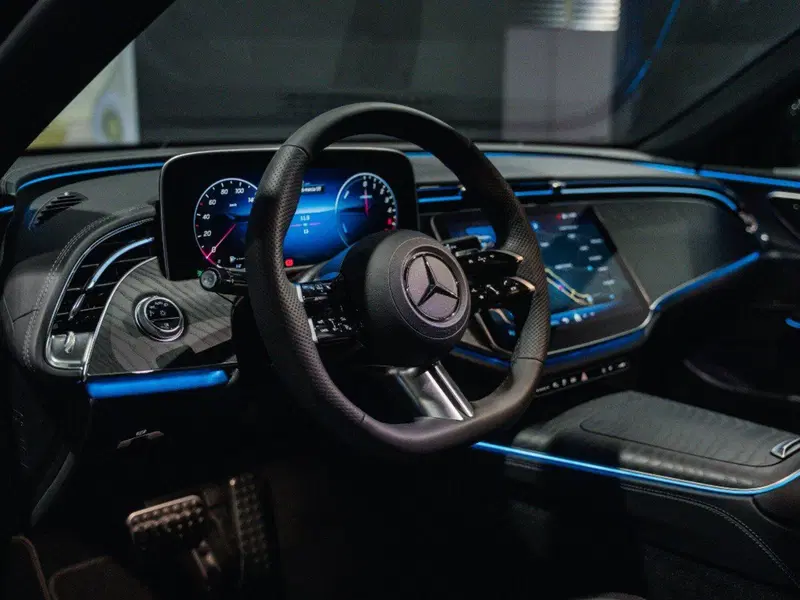 Mercedes-Benz Classe E nuova a Ancona (11)