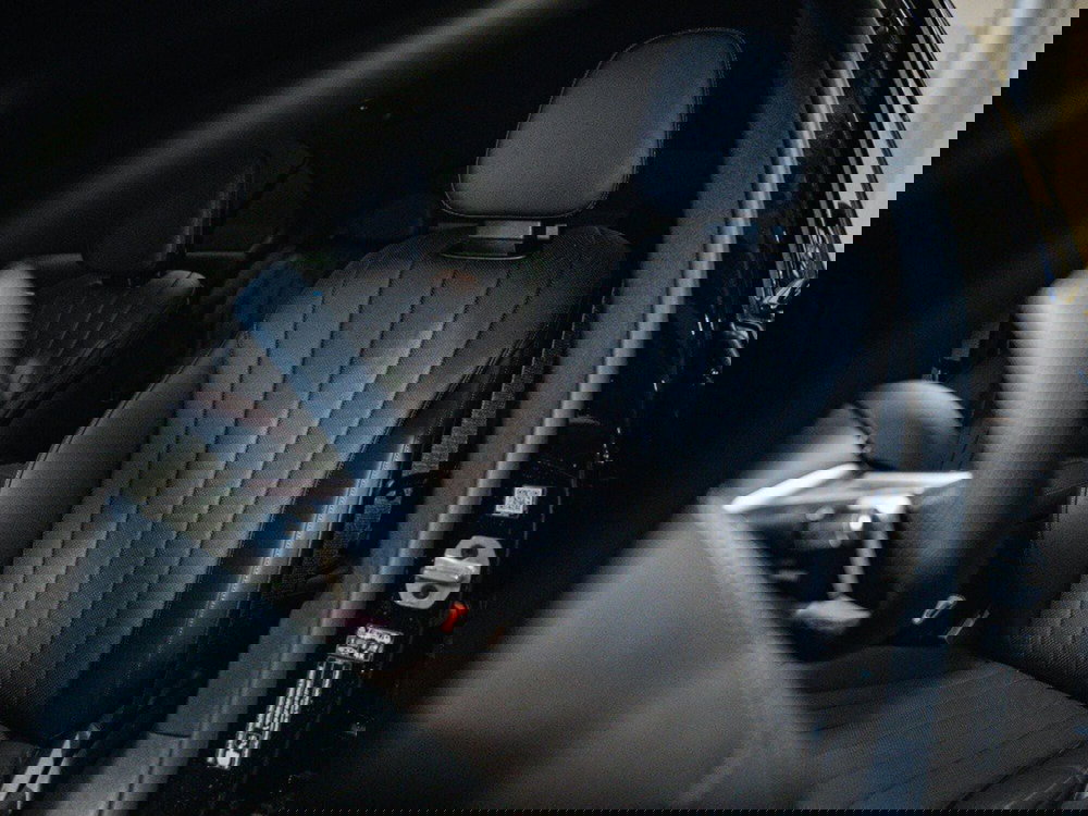 Mercedes-Benz Classe E nuova a Ancona (14)