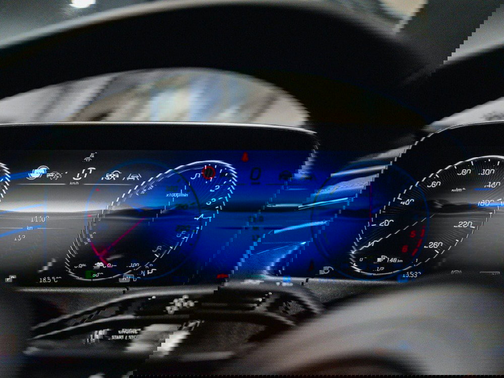 Mercedes-Benz Classe E nuova a Ancona (17)