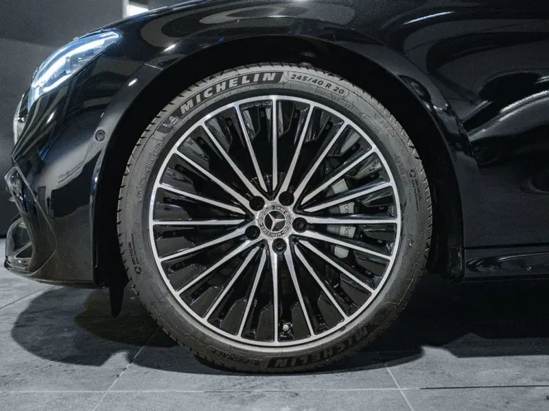 Mercedes-Benz Classe E nuova a Ancona (7)