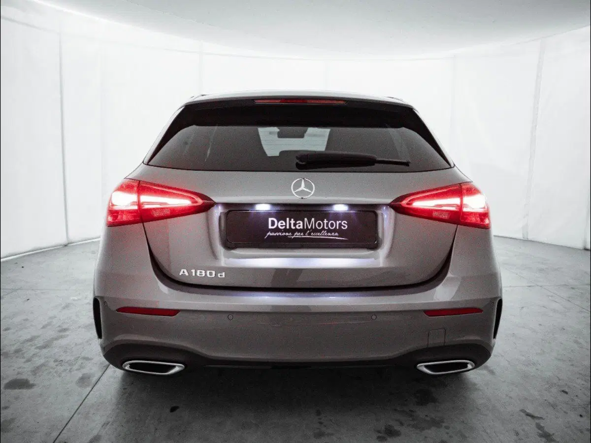 Mercedes-Benz Classe A Sedan nuova a Macerata (3)