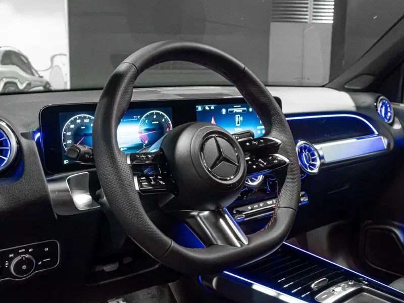 Mercedes-Benz GLB nuova a Ancona (13)