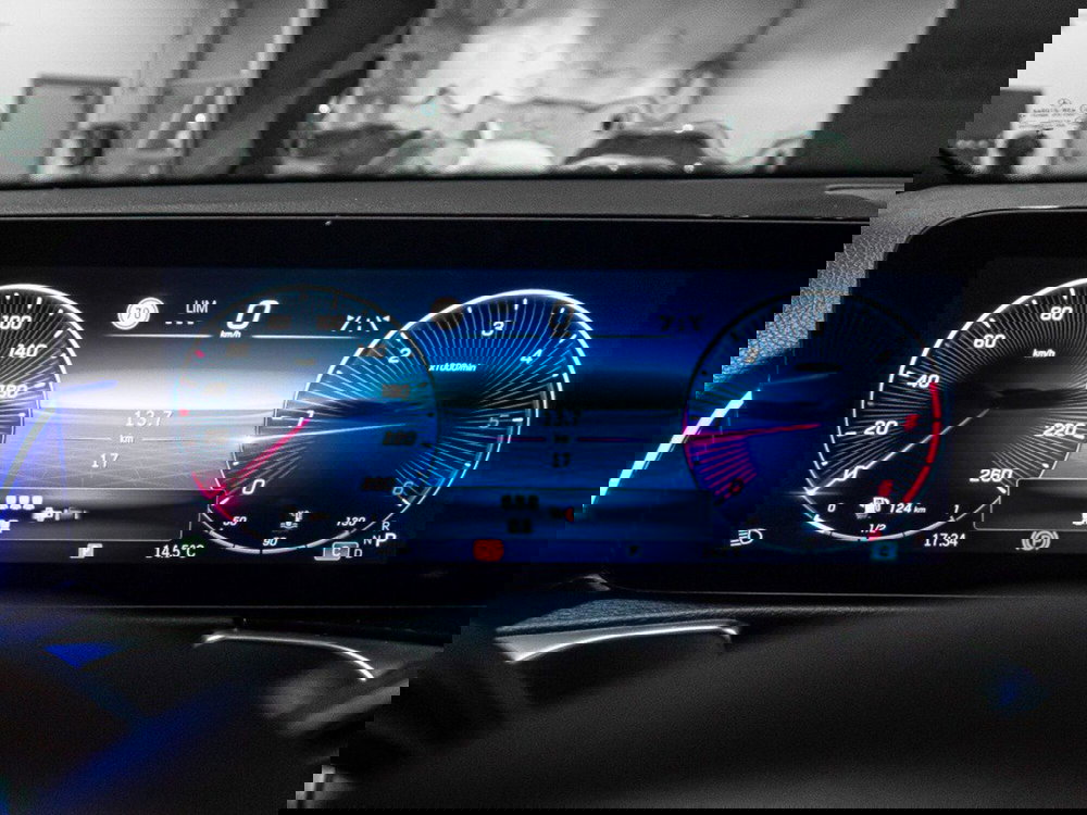 Mercedes-Benz GLB nuova a Ancona (16)