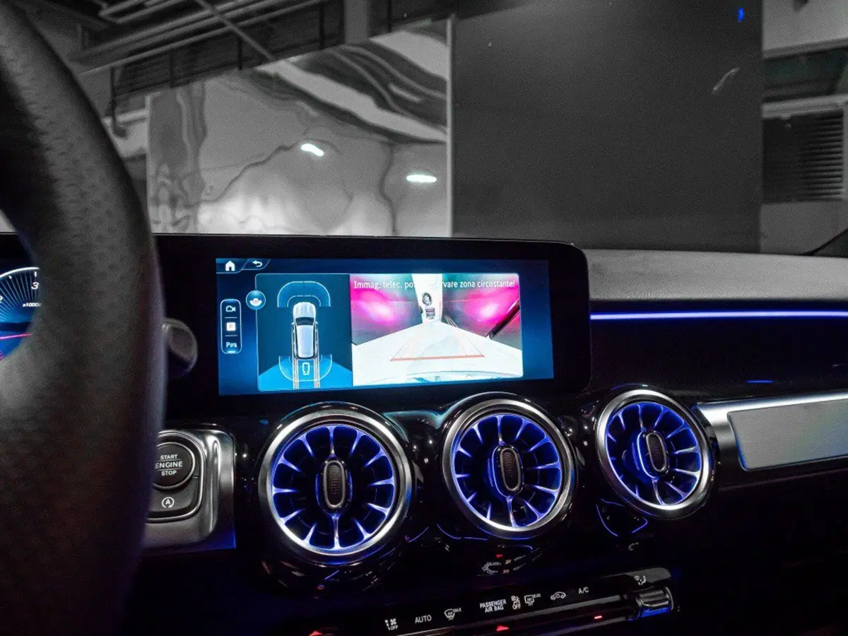 Mercedes-Benz GLB nuova a Ancona (17)